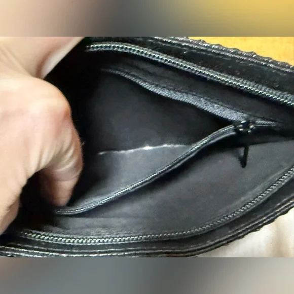 Black metal mesh evening bag with long over shoulder chain handle - Picture 5 of 8